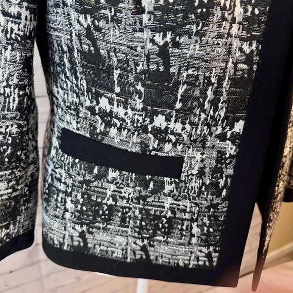 Kasper Black & White Textured Open Front Blazer - Size 6 - Picture 2 of 9